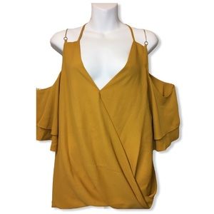 **SOLD**Beautiful Cold Shoulder Blouse